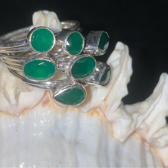 Charming Green Onyx multi-gem handcrafted ring - Picture 5 of 9